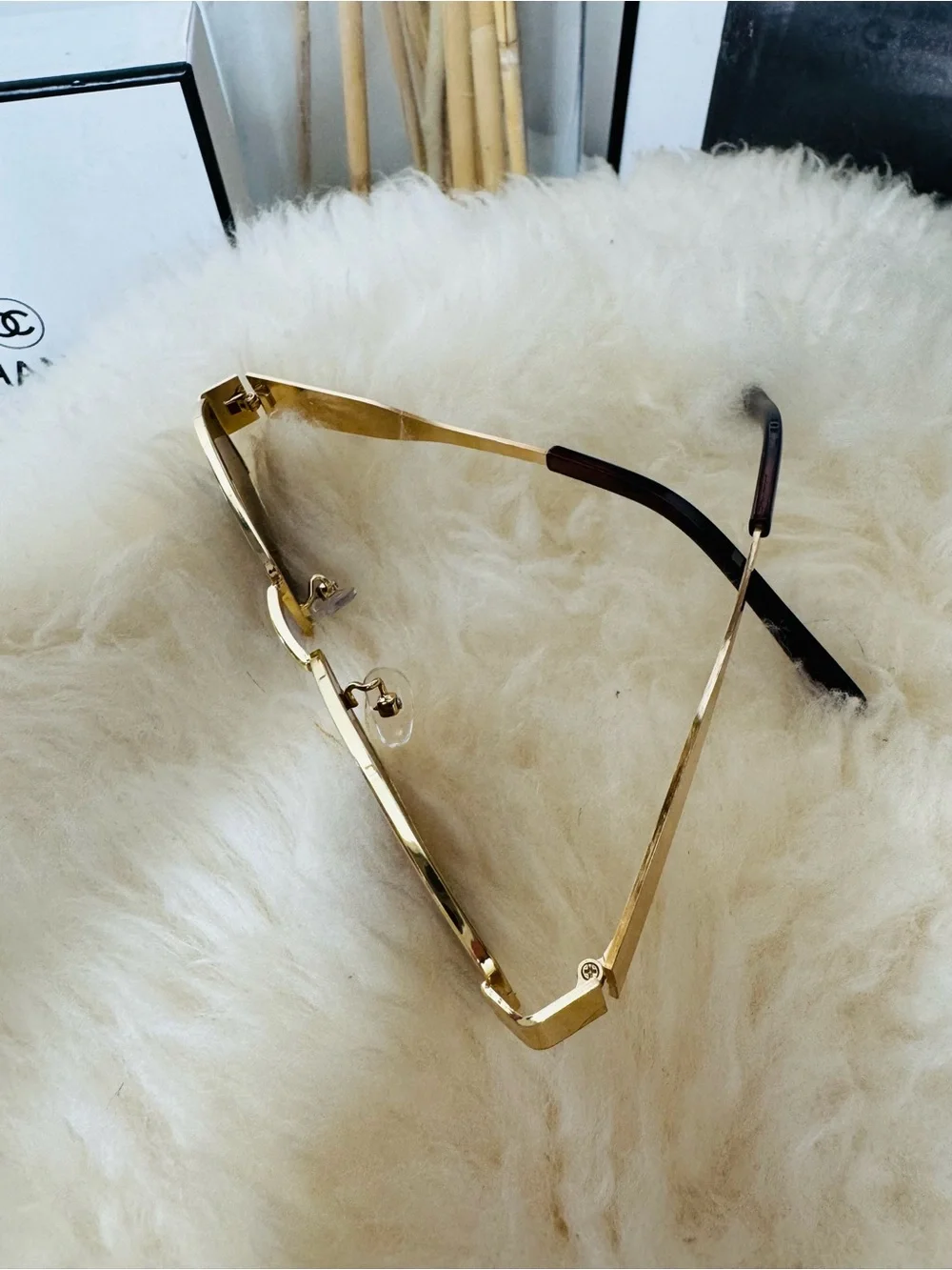 N/A stylish women